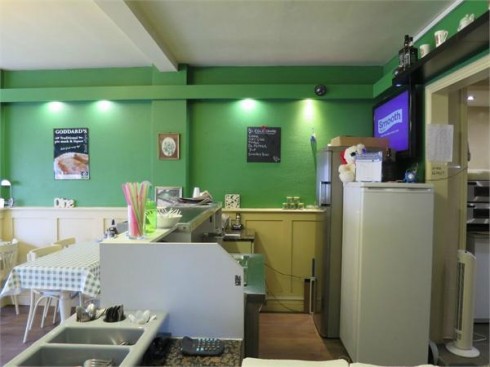 TURNERS HILL, LOCK-UP SHOP, CHESHUNT, HERTFORDSHIRE - Photo 2
