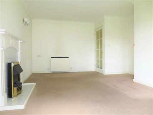 High Street, Waltham Cross, Hertfordshire - Photo 2