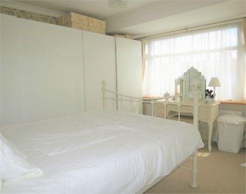 Albany Park Avenue, Enfield, Greater London - Photo 13