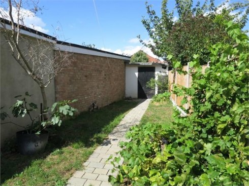 Albany Park Avenue, Enfield, Greater London - Photo 18