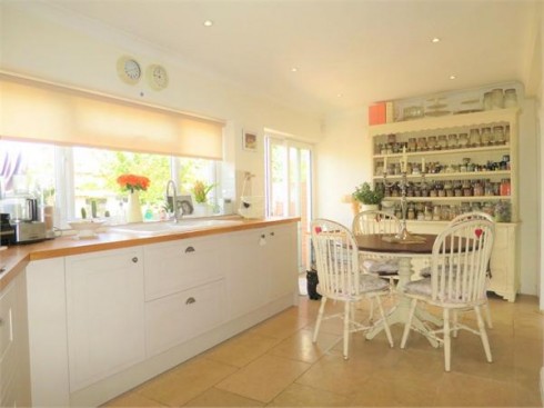 Albany Park Avenue, Enfield, Greater London - Photo 3