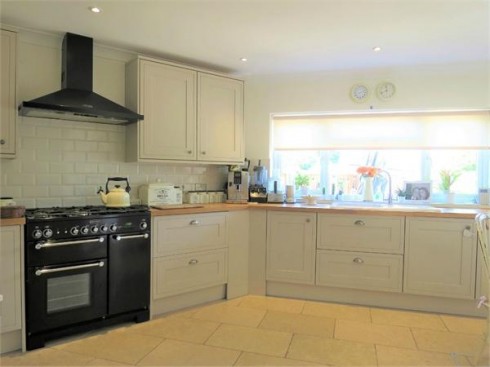 Albany Park Avenue, Enfield, Greater London - Photo 6