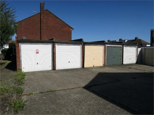 Baynes Close, Enfield, Greater London - Photo 10