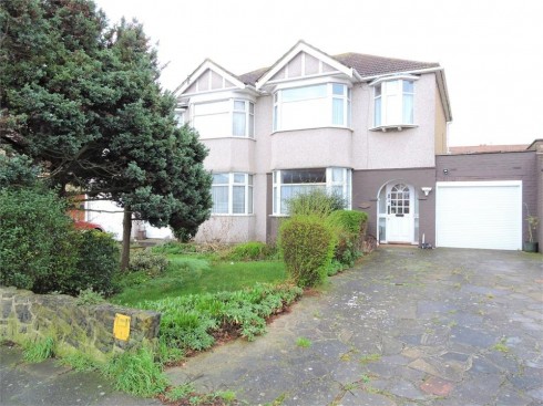 Willow Road, Enfield, Greater London - Photo 1