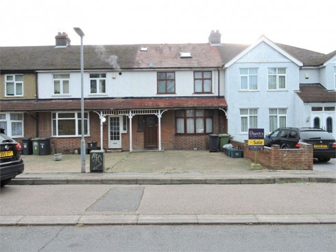 Beltona Gardens, Cheshunt, Waltham Cross, Hertfordshire - Photo 1