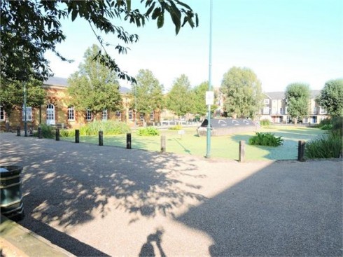 James Lee Square, Enfield, Greater London - Photo 16