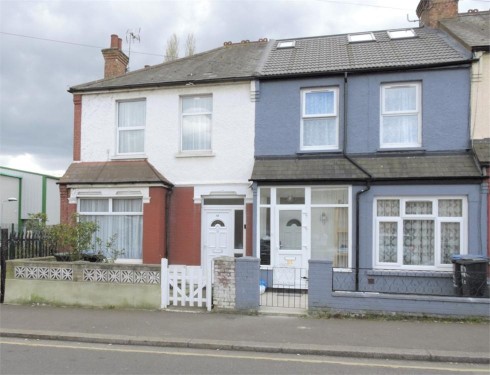 Queensway, Enfield, Greater London - Photo 1