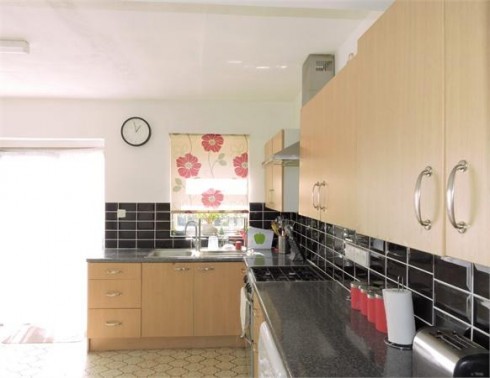 Queensway, Enfield, Greater London - Photo 4