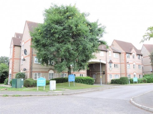Parkside, Waltham Cross, Hertfordshire - Photo 1