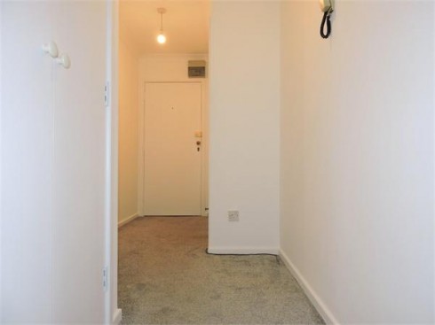 Parkside, Waltham Cross, Hertfordshire - Photo 2