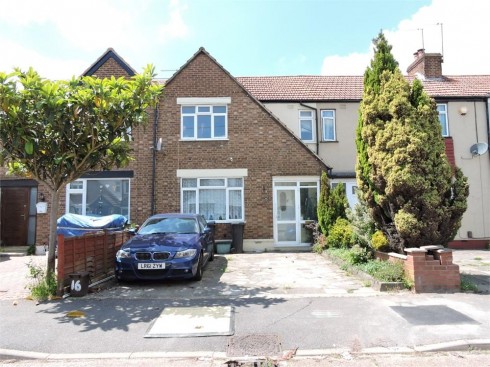 Ashford Crescent, Enfield, Greater London - Photo 1