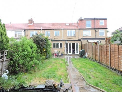 Ashford Crescent, Enfield, Greater London - Photo 16