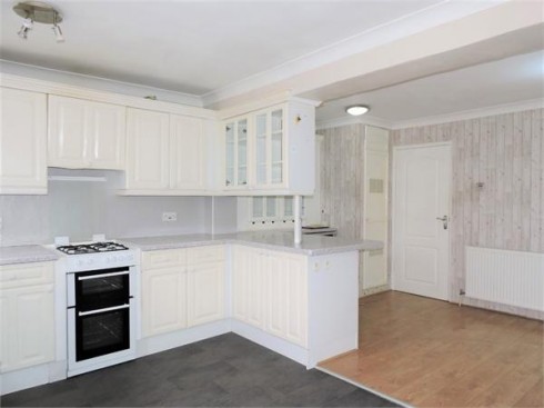 Rowlands Close, Cheshunt, Waltham Cross, Hertfordshire - Photo 8