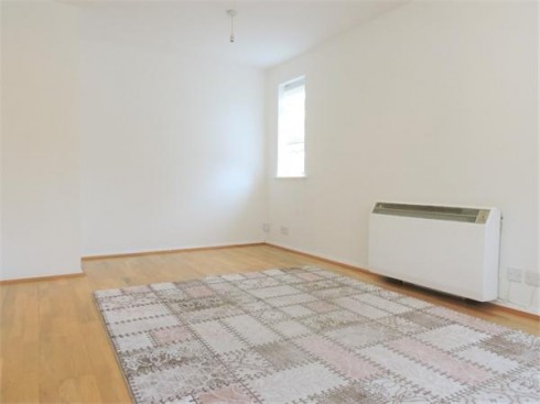 3 Martini Drive, Enfield, Greater London - Photo 5