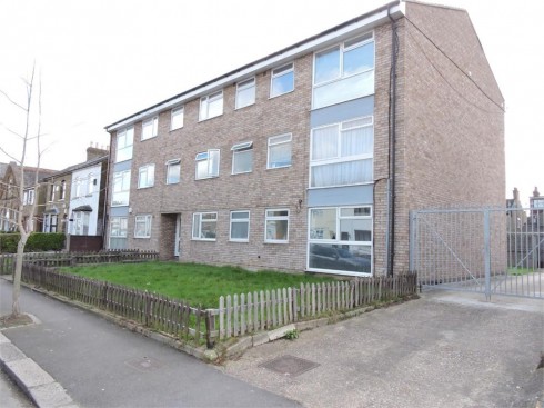 33 Totteridge Road, Enfield, Greater London - Photo 1